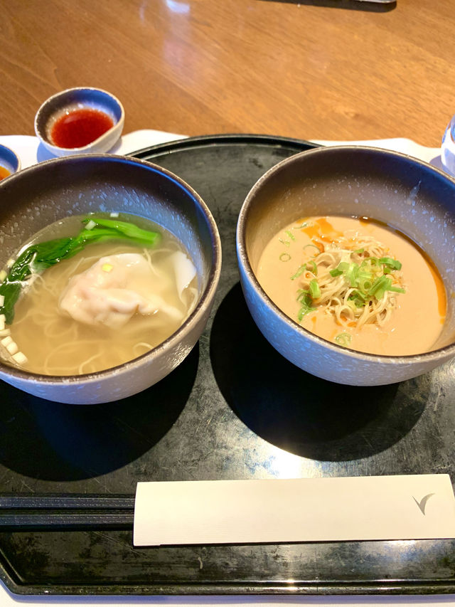 香港　香港観光　First Class LoungeのThe dining roomはもうレストランだぞ！