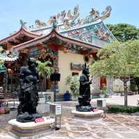 ไปขอพรกับศาลเจ้าพ่อหลักเมือง จ.สุพรรณกัน
