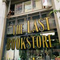 la 뜻밖의 포토존 , 더 라스트 북스토어(the LAST BOOKSTORE) 📚