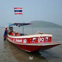 ไปนั่งเรือลงถ้ำกัน !!!