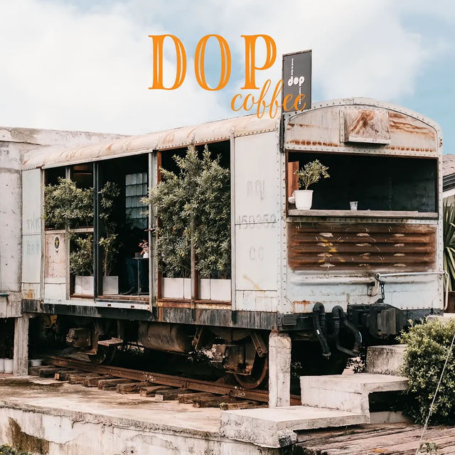 จิบกาแฟในโบกี้สุดคลาสสิคที่ Dop Coffee ท่าลี่! 