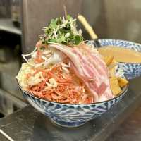 【神戸・三宮】創作もんじゃ焼きが味わえる「NEO鉄板焼バル 横山もじお」