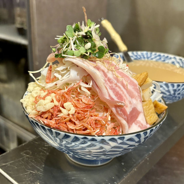 【神戸・三宮】創作もんじゃ焼きが味わえる「NEO鉄板焼バル 横山もじお」