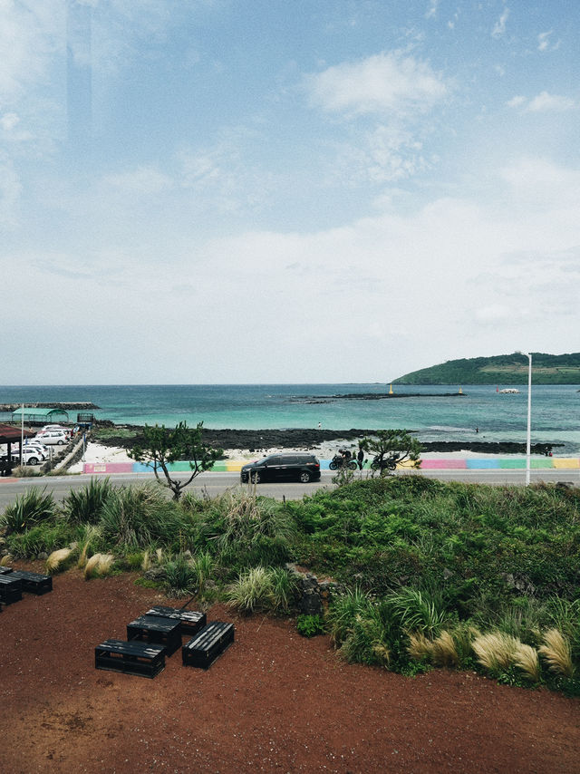 🇰🇷 濟洲 紅蘿蔔漢堡包？邊吃漢堡店邊欣賞180度無敵海景🌊