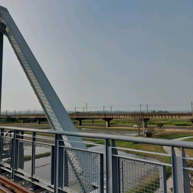 屏東河濱公園 舊鐵橋 運動放風的好地方