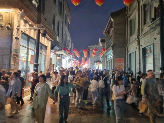 ถนนคนเดินเฉียนเหมิน Qianmen Street Beijing