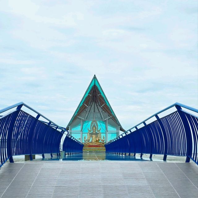 โบสถ์​กลางทะเล