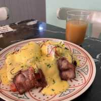 세비야 분위기도 좋은 동네 브런치 맛집 la mala