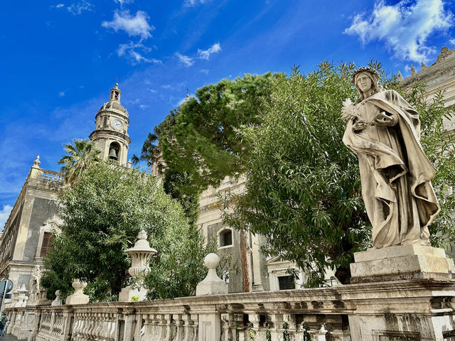 義大利🇮🇹卡塔尼亞大教堂廣場