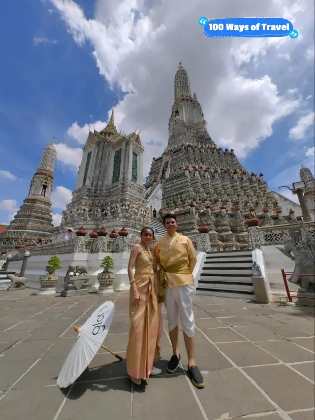 Wat Arun, Iconic Landmark for Photography in Thai Costume