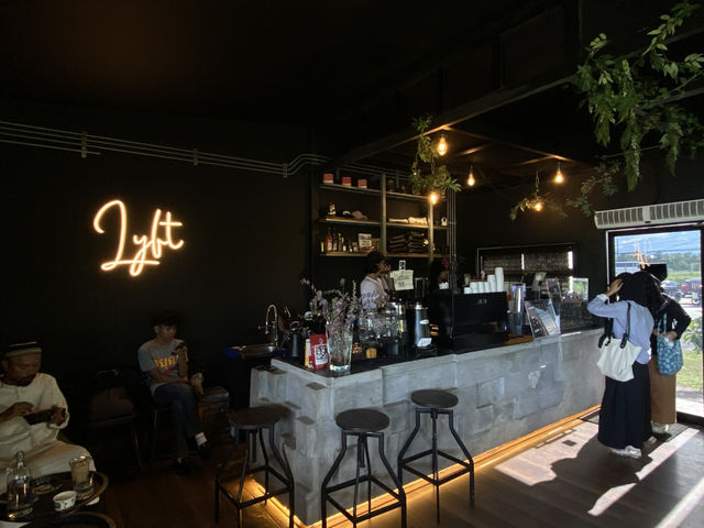 LYFT คาเฟ่สวยหน้าโรงบาลยะหริ่ง