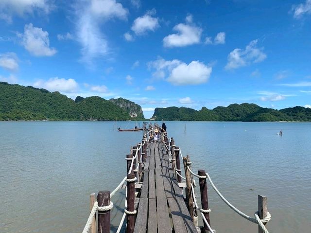 สะพานไม้อ่าวเตล็ด เที่ยวนครศรีธรรมราช