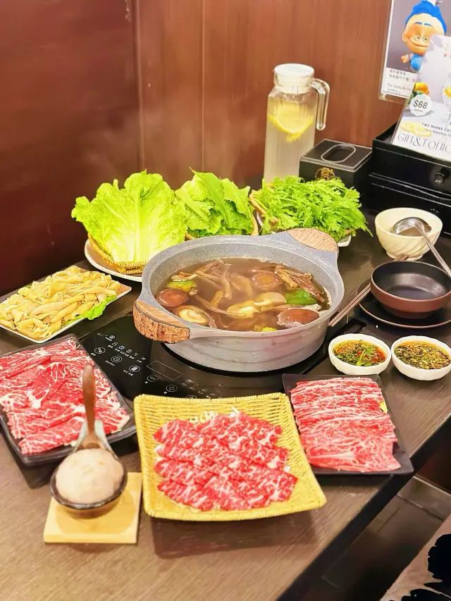 海濱旁出色火鍋店