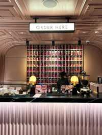 The Cassette Coffee Bar  คาเฟ่สีชมพู—ย่านสยาม 🌸☕️