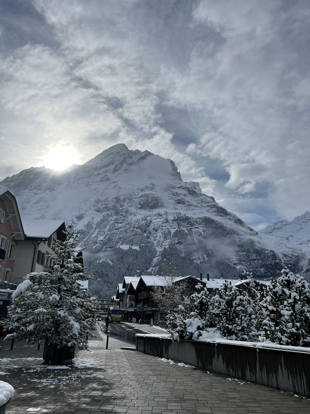 Grindelwald - First Cliff Walk แบบหิมะฉ่ำๆ