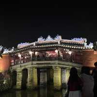 Stroll around the HoiAn ancient town and street shopping 