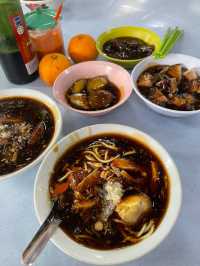 Indulging in the Famous Loh Meat Ah Khoon Loh Mee at Penang🍜