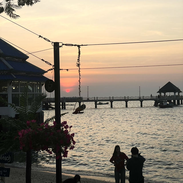 เกาะลับๆ บางแสนชลบุรี 📍Tiny Cafe island 