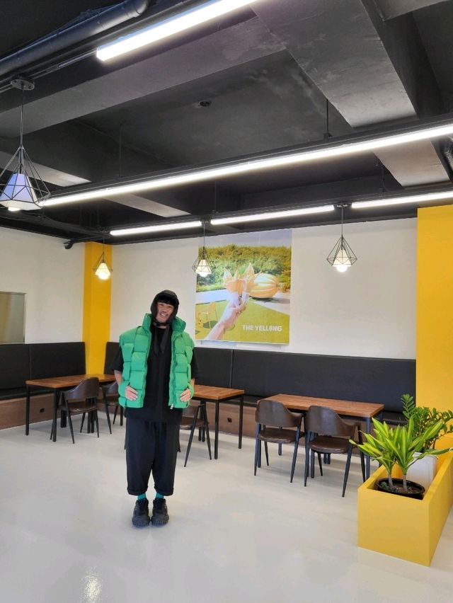 포토존도 소품들도 귀여운 성주 참외카페
