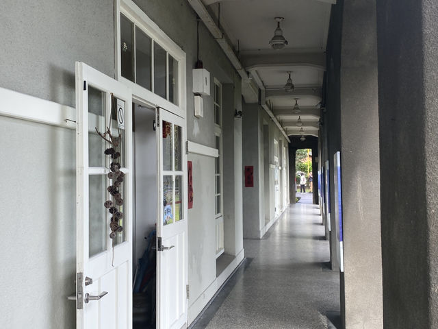 漫步 松園別館 松林綠影拂風吹