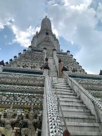 ワット・アルン（暁の寺）