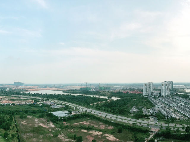 Skyline Serenity at Tamarind Suites, Cyberjaya! ☀️🌆