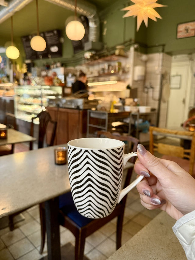 Cozy Coffee Break at Systrarna Andersson ☕❄️