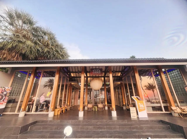 Seoul Maison Coffee ร้านกาแฟสวยริมหาดพัทยา