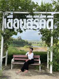 ปั่นจักรยานบนสันเขื่อนสิริกิติ์ 