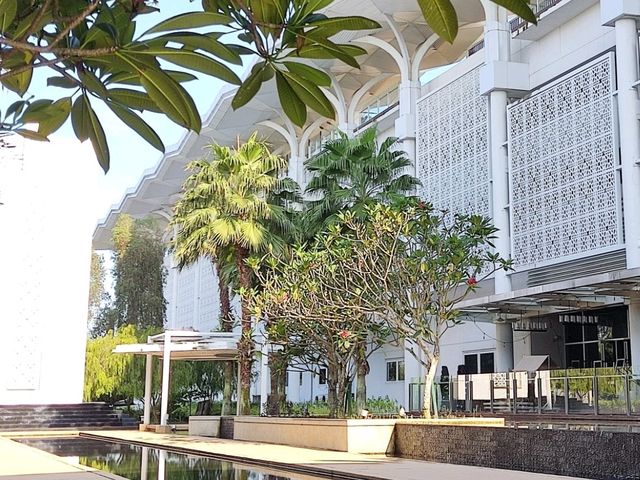 The Garden-like setting at Movenpick Hotel 