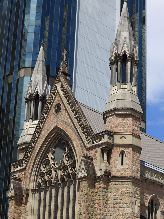 探訪澳洲聖史蒂芬大教堂：壯麗的宗教藝術之旅 ⛪✨