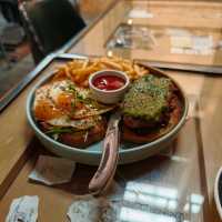 Pet friendly spot with good servers