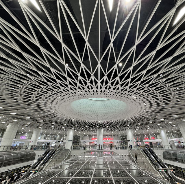 深圳最美地鐵站可算是崗廈北站
