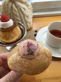 季節限定！さくらクリームドーナツ🌸