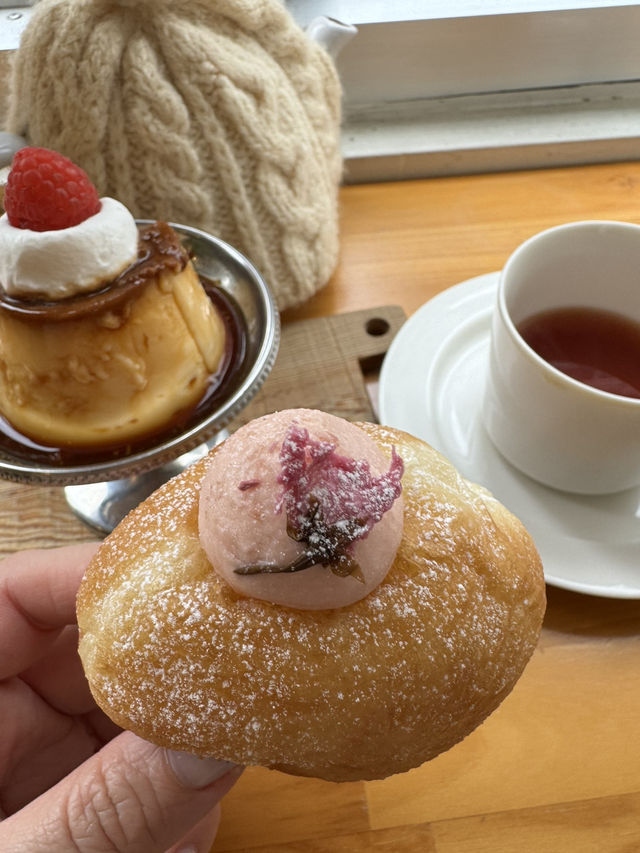 季節限定！さくらクリームドーナツ🌸