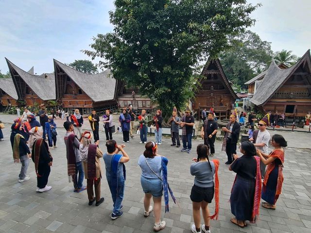 The Essence of Sumatra: Medan’s Heritage, Berastagi’s Highlands, and Lake Toba’s Majestic Serenity 