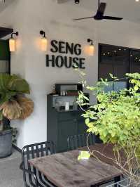Hainanese Western Café with Nearly 50 Years of History
