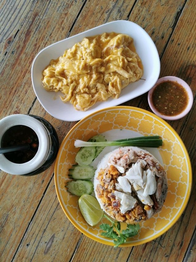 อาอ้อ เมนูปู &  ซีฟู้ด หน้าล้นๆ เนื้อปู ไข่ปูเน้นๆ