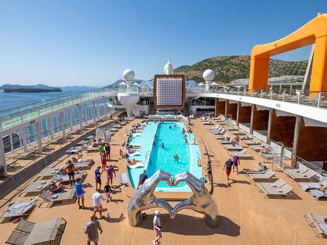 ✨ Celebrity Apex: The Ship That Feels Like a Floating Instagram Dream! 🌊