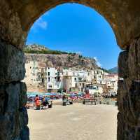 🌊 **Sun, Sand & Sicilian Charm: A Perfect Day at Cefalù Beach!