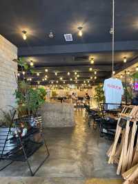 Modern and casual bar in the heart of Georgetown