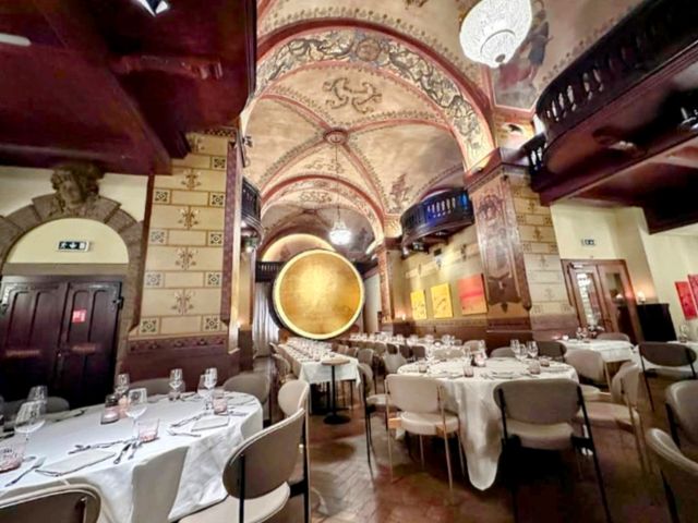 瑞士-伯恩，百年穀倉改建的地窖餐廳---Kornhauskeller Restaurant & Bar
