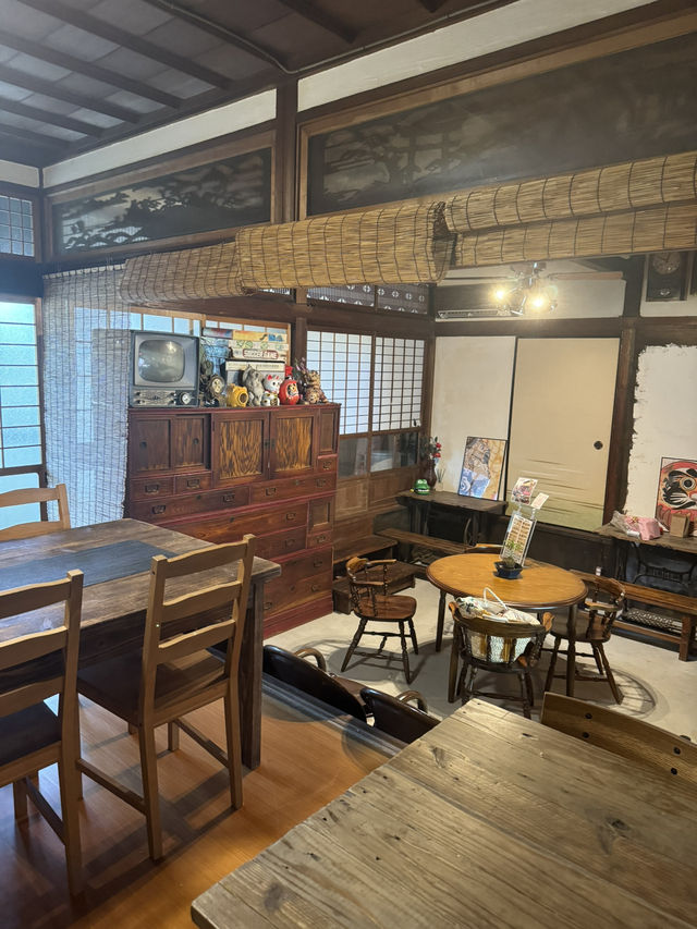 【福岡カフェ】築100年の古民家をリノベーションした昭和レトロなカフェ☕️