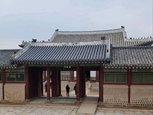 Gyeongbokgung: Royal Grandeur & Living History