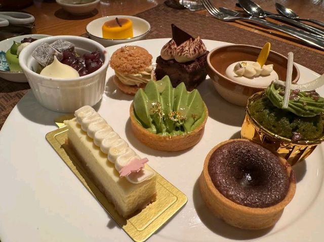 香港港島香格里拉酒店（Island Shangri-La Hong Kong）café TOO 自助餐評論