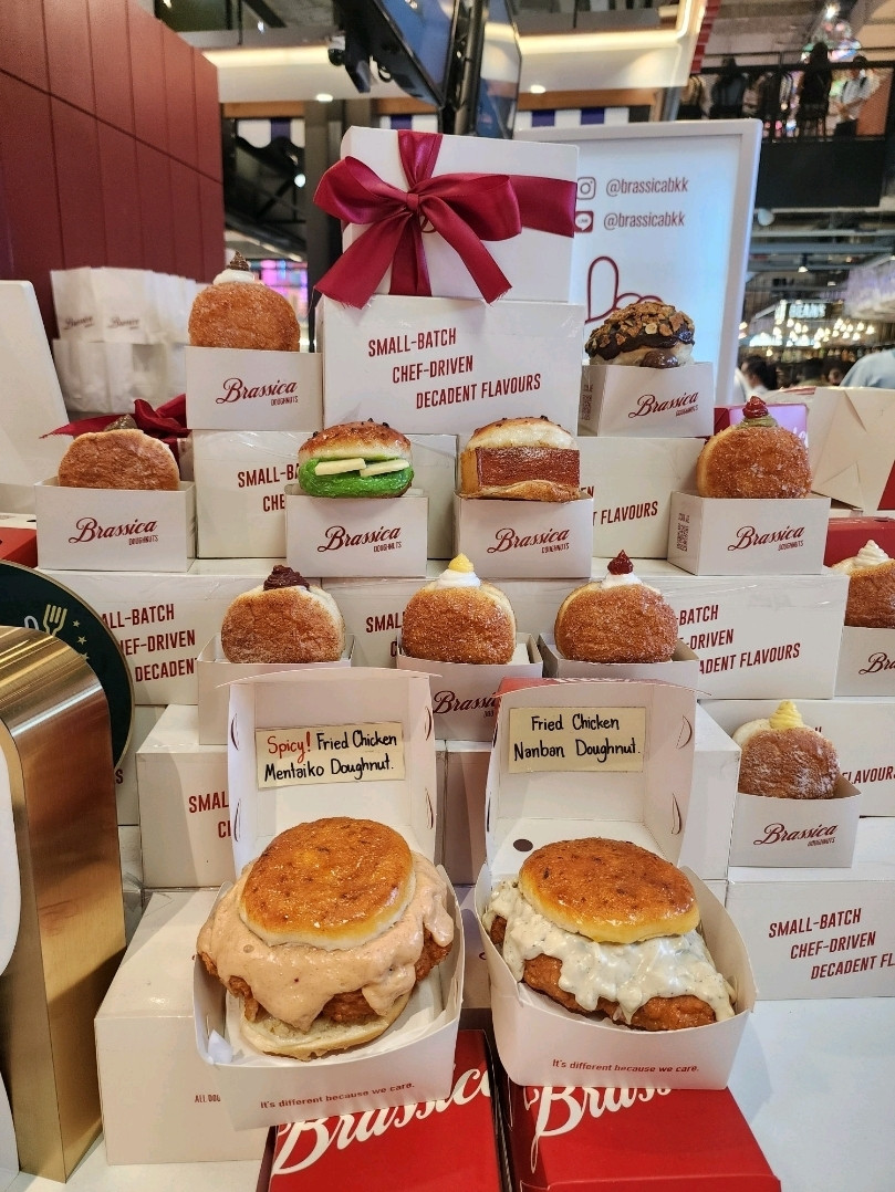 バンコク】ボリューミーなドーナツバーガー🍔 | Trip.com バンコク