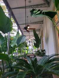 Raffles Hotel's Hidden Garden, Bar and Billiards Room