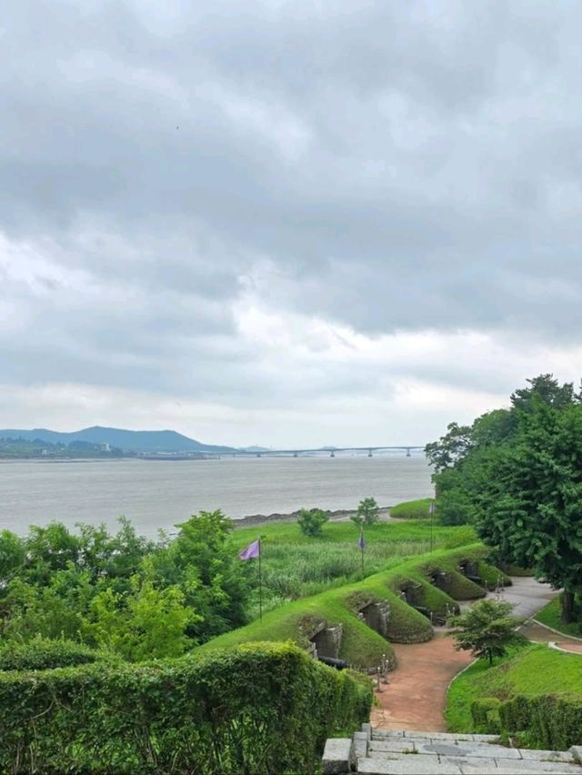 Hidden History & Chill Walks at Deokjinjin Fort
