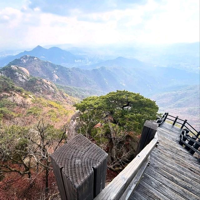 A Hike to Suraksan’s Main Peak