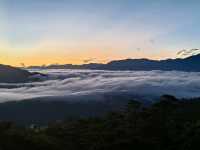 Stunning Sunrise / Sea of Clouds